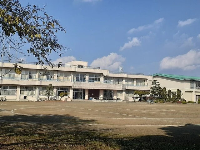 登米市立加賀野小学校まで1100m