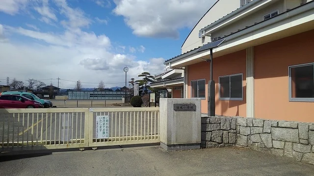 小美玉市立羽鳥小学校まで550m