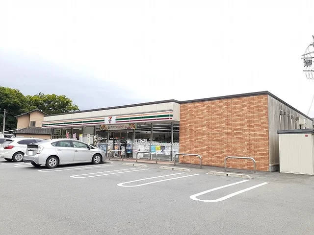 セブンイレブン都留田野倉南店まで650m