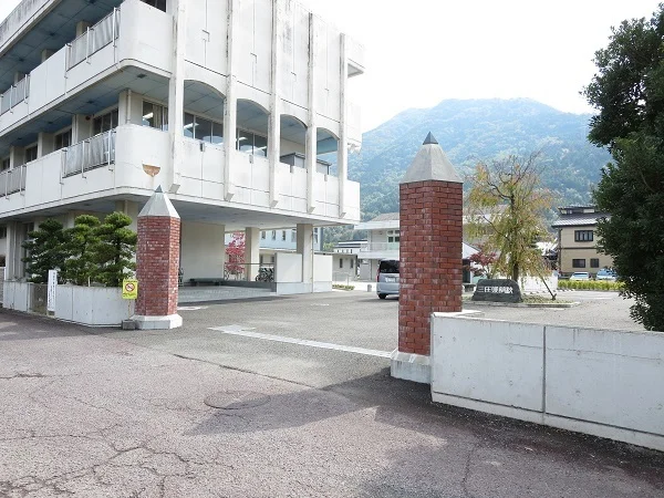 三庄小学校まで450m