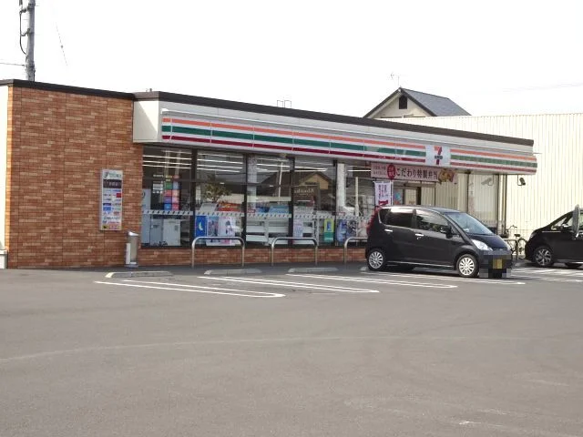 セブンイレブン　石津店まで300m
