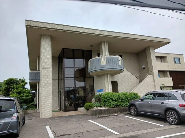 すこやか内科クリニックまで811m