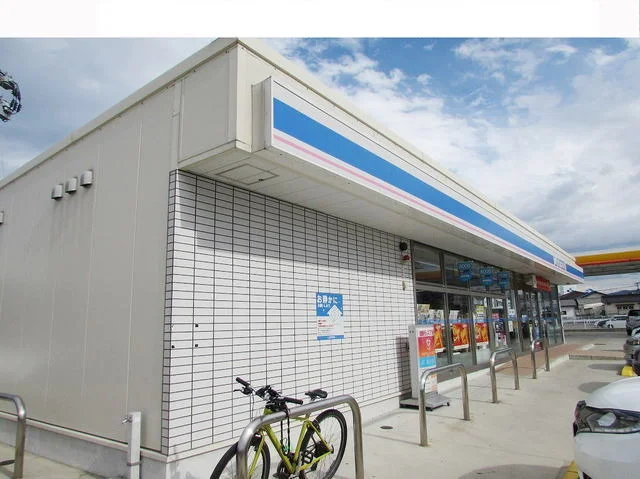 ローソン志免田富３丁目店まで150m