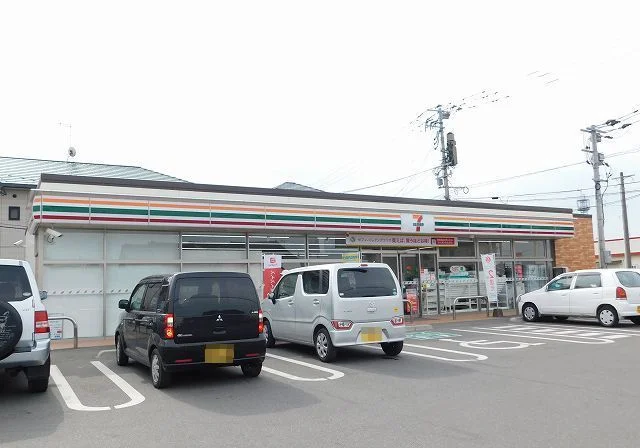 セブンイレブンまで900m
