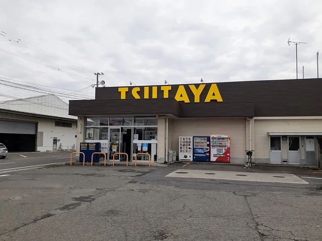 TSUTAYA加世田店まで1000m