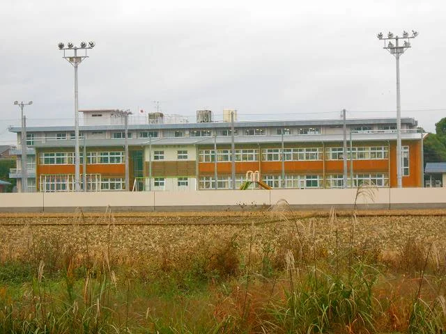 玉津小学校様まで1400m