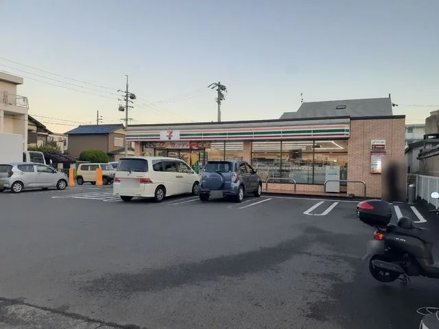 セブンイレブン沓谷６丁目店まで120m