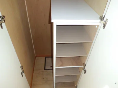 下駄箱。ゴルフバッグも収納できます。