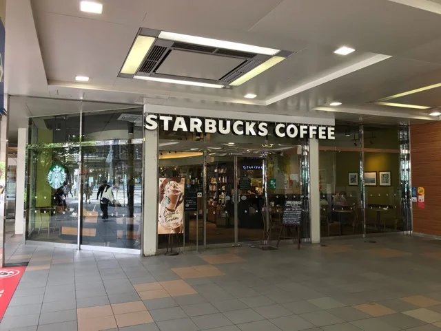 スターバックスまで600m
