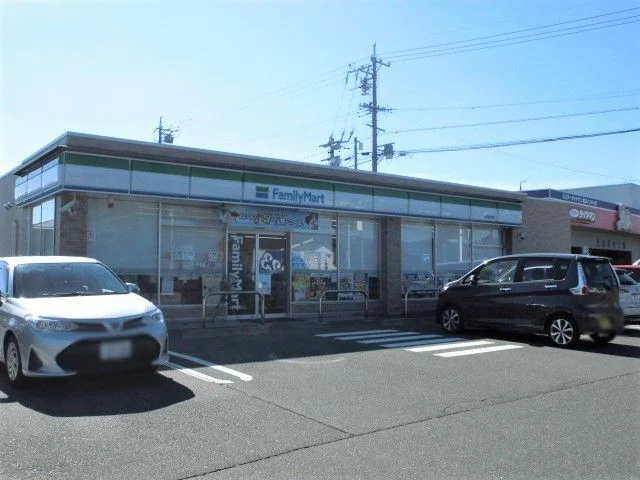 ファミリーマート　松本堀米店まで700m