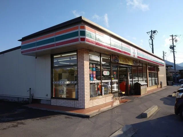 セブンイレブン上田小泉店まで450m
