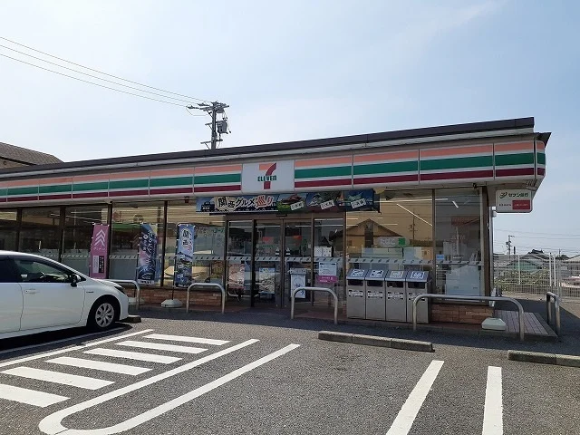 セブンイレブン常滑榎戸店まで220m