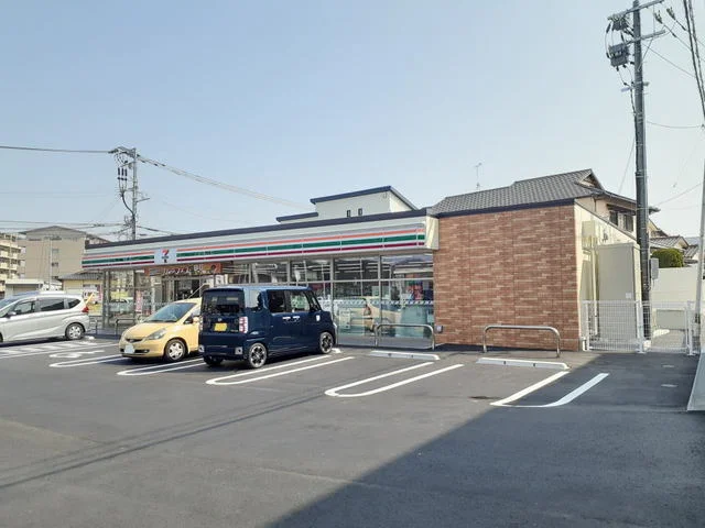 セブンイレブン粕屋若宮1丁目店まで700m