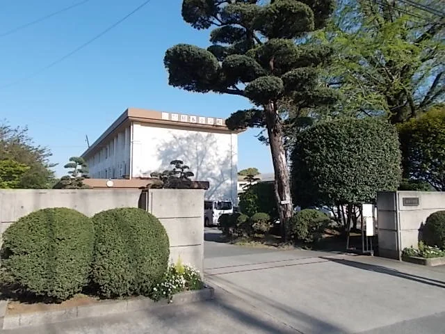 植木小学校まで1100m