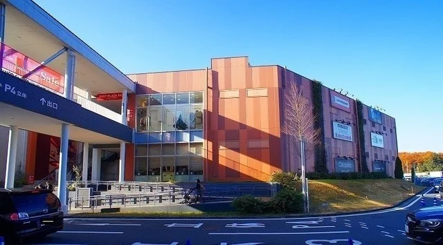 三井アウトレットパークまで2300m