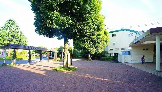 稲荷山公園駅まで600m