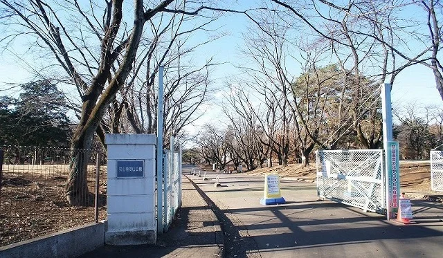 稲荷山公園まで200m