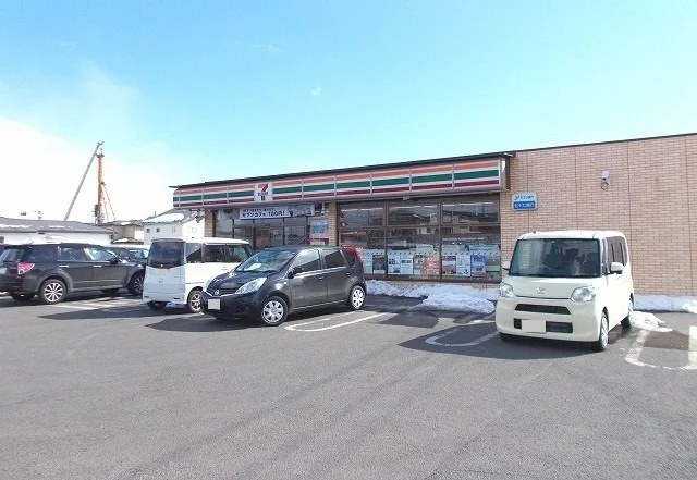 セブンイレブン古川西館3丁目店まで600m