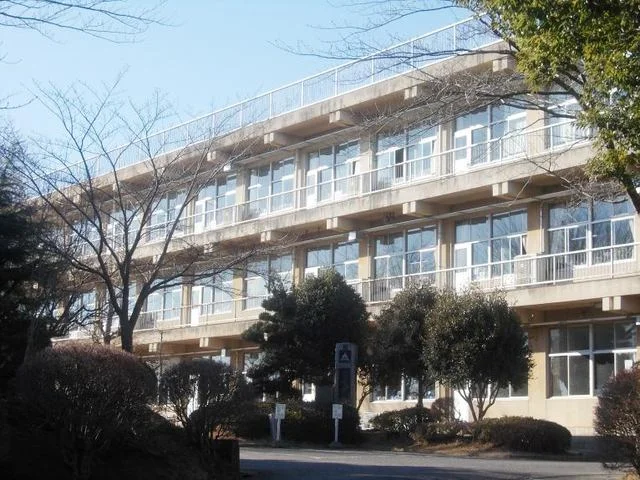 右籾小学校まで1500m