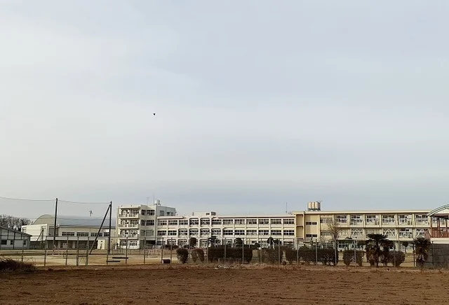 前渡小学校まで1000m