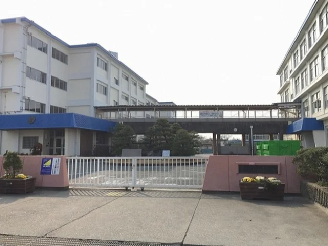浜松市立芳川北小学校まで650m