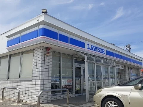 ローソン入善上飯野店まで250m
