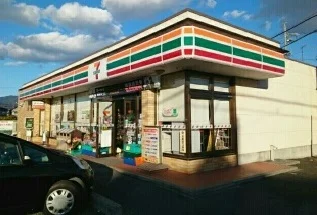 セブンイレブンまで700m