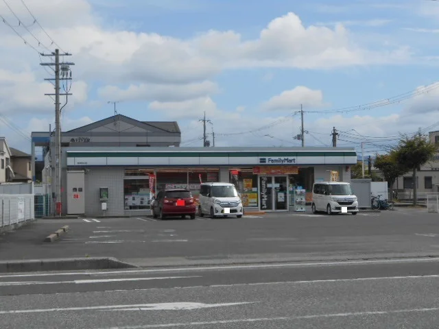 ファミリーマート彦根西今店様まで110m