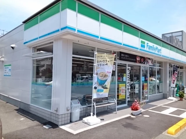 ファミリマート南斎院町店様まで210m