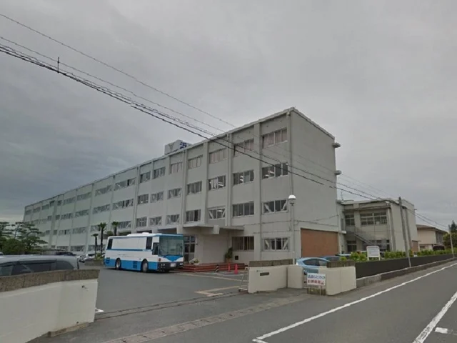 浜松南高校まで1300m