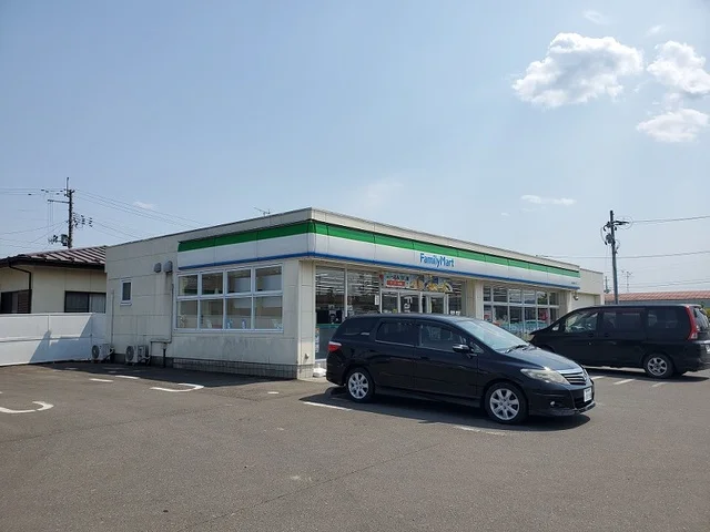 ファミリマート角田中島下店まで400m