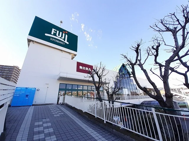 FUJIまで300m