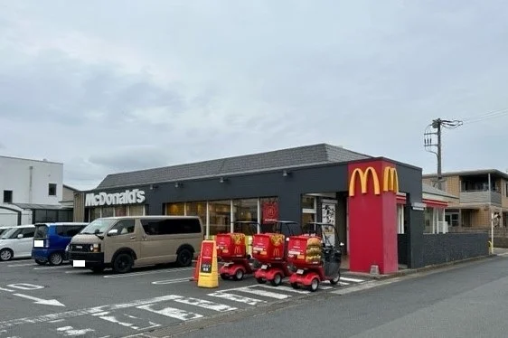 マクドナルドまで450m