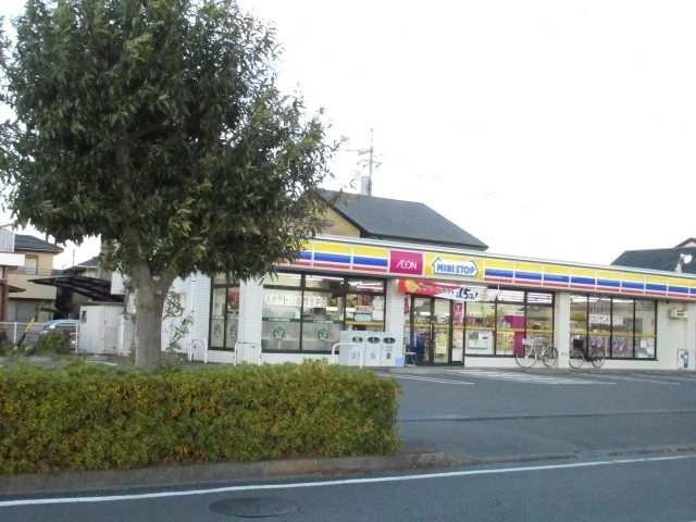 ミニストップ西小川店まで400m