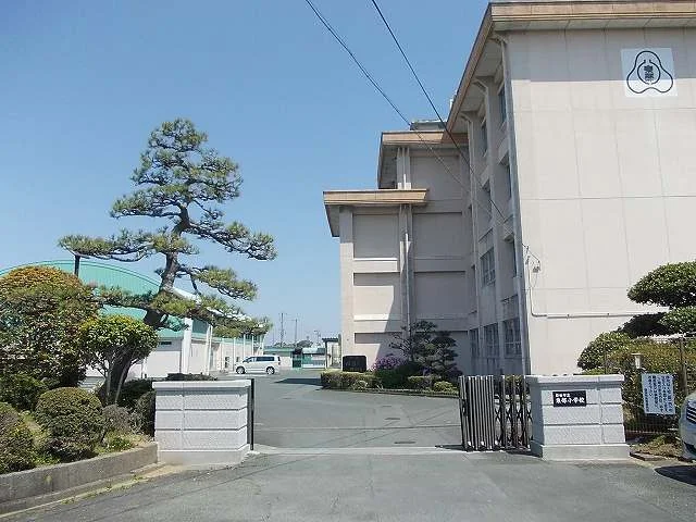 磐田市立東部小学校まで349m