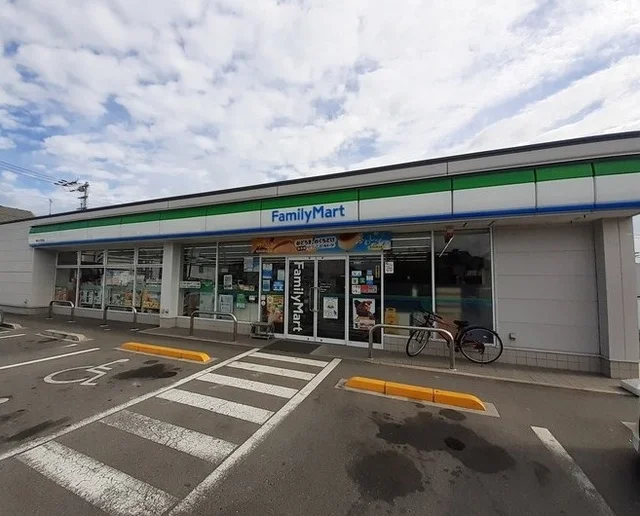ファミリーマート高松小村町店まで1000m
