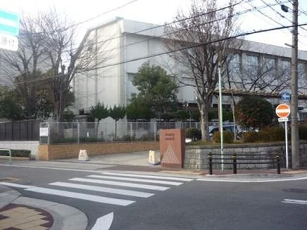 藤が丘小学校まで850m