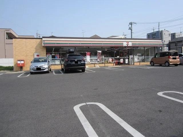 セブンイレブン富が丘北店まで180m