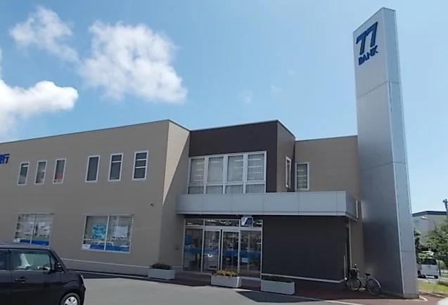七十七銀行蛇田支店まで950m