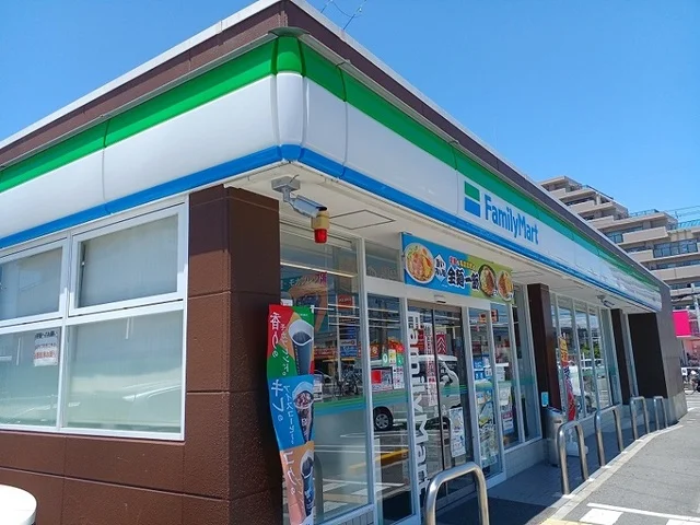 ファミリーマート様まで670m