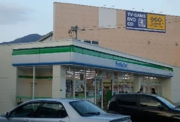 ファミリーマート　深川五丁目店まで270m