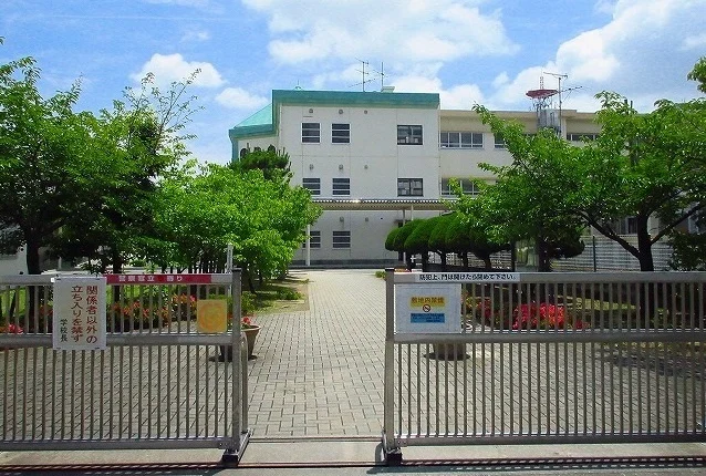 神野小学校まで250m