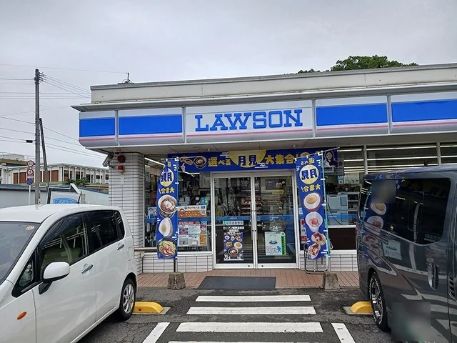 ローソンまで676m