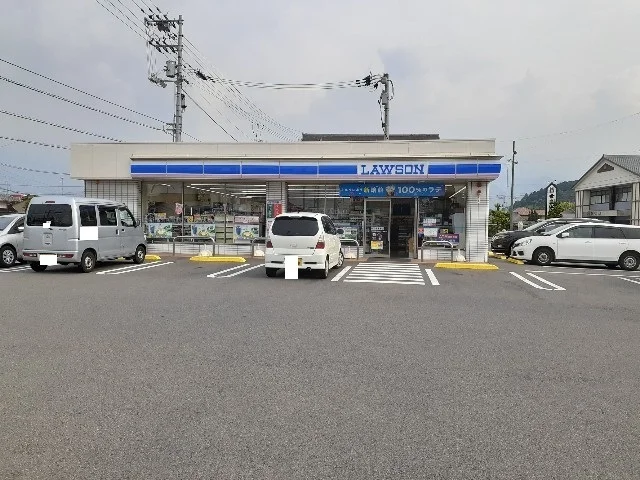 ローソン新居浜西の土居町店まで550m