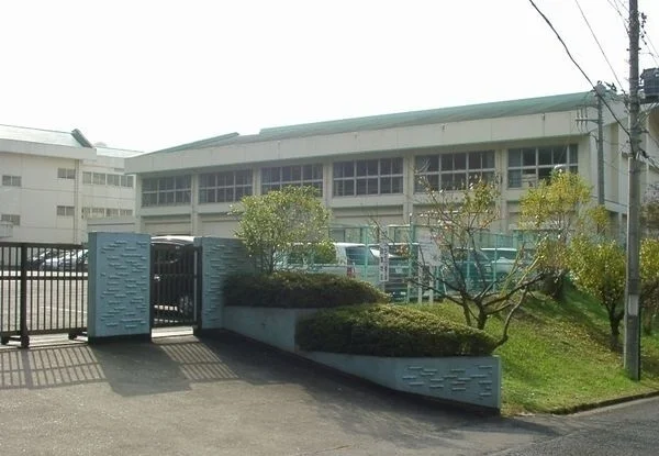 八街市立八街北小学校まで1200m