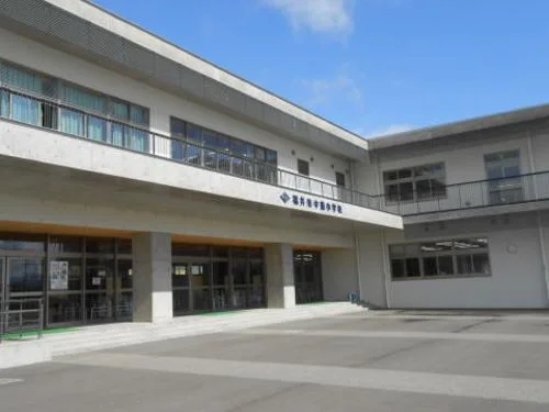 中藤小学校まで700m