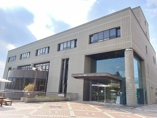 長岡京市立図書館まで550m