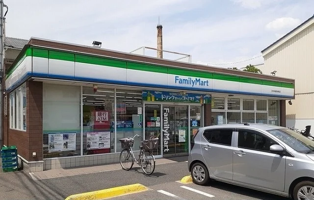 ファミリーマート様まで550m