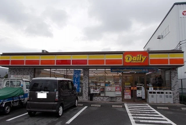 デイリーヤマザキ様まで550m