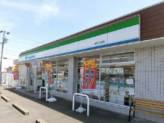 ファミリーマート神戸川西店まで500m